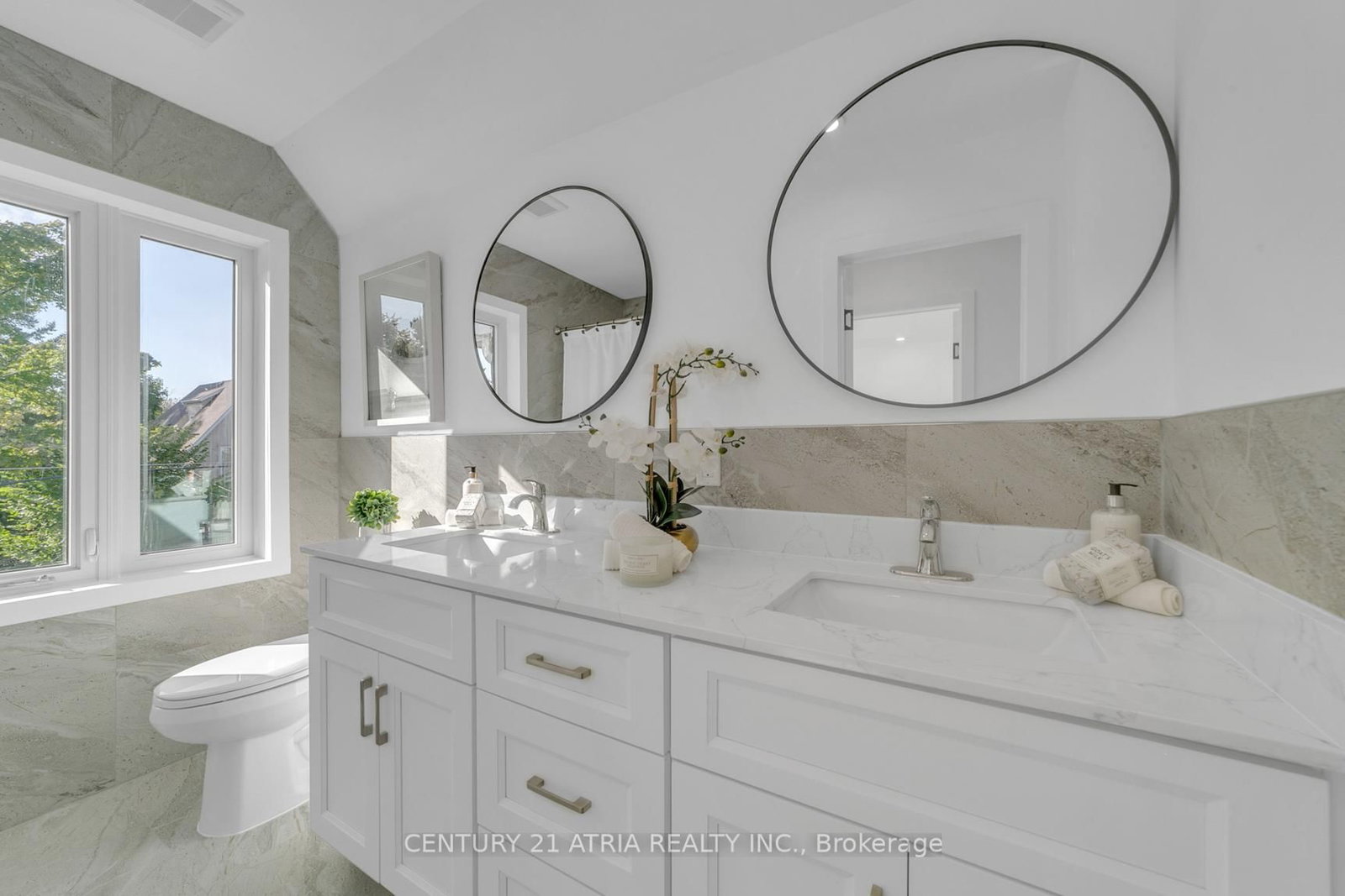 47 Eighth Street • Toronto, ON photo 31