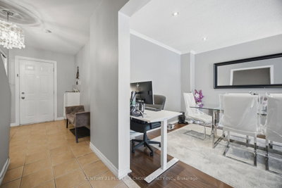 79 Fleetwood Crescent • Brampton, ON photo 9