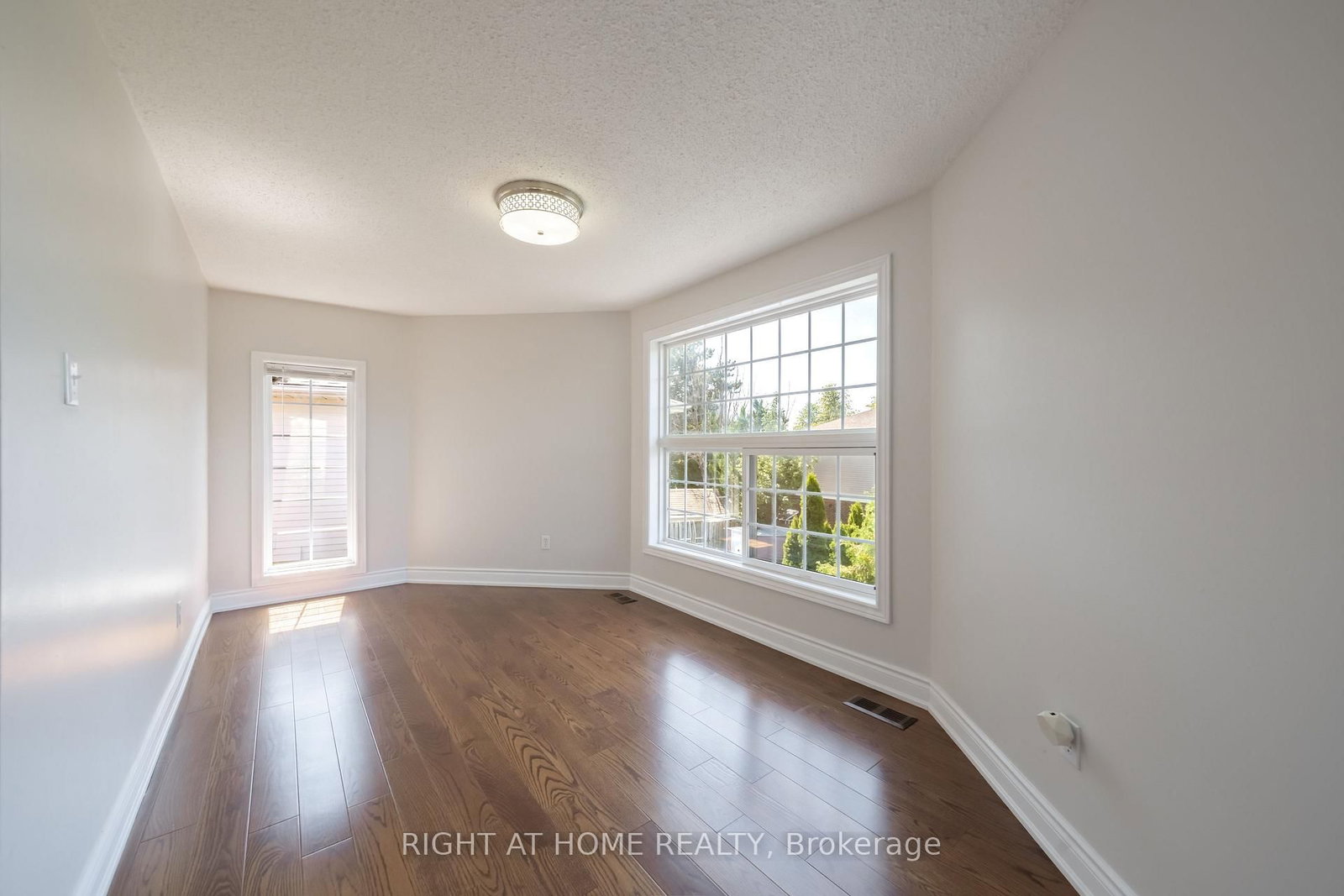 345 Mill Street S • Brampton, ON photo 22