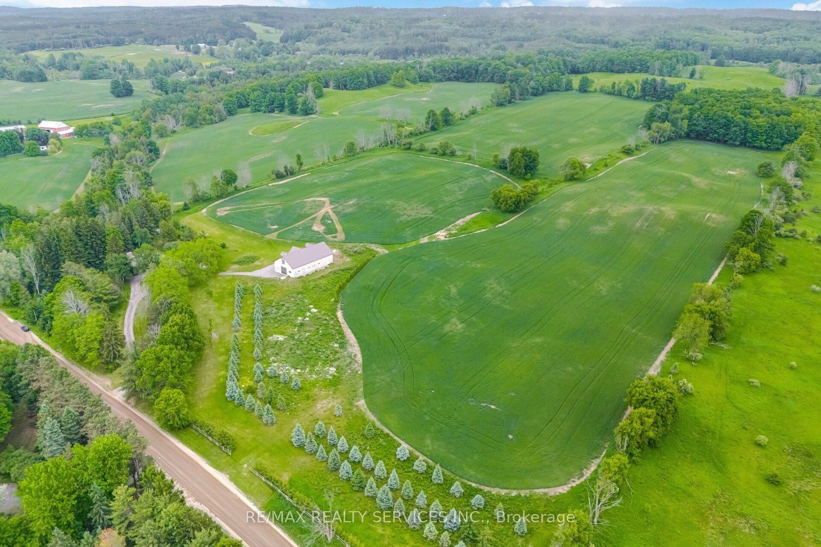 19246 Centreville Creek Road • Caledon, ON photo 4