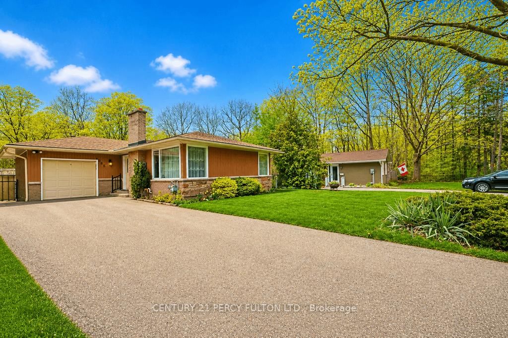 1386 Forest Glade Road • Oakville, ON photo 1