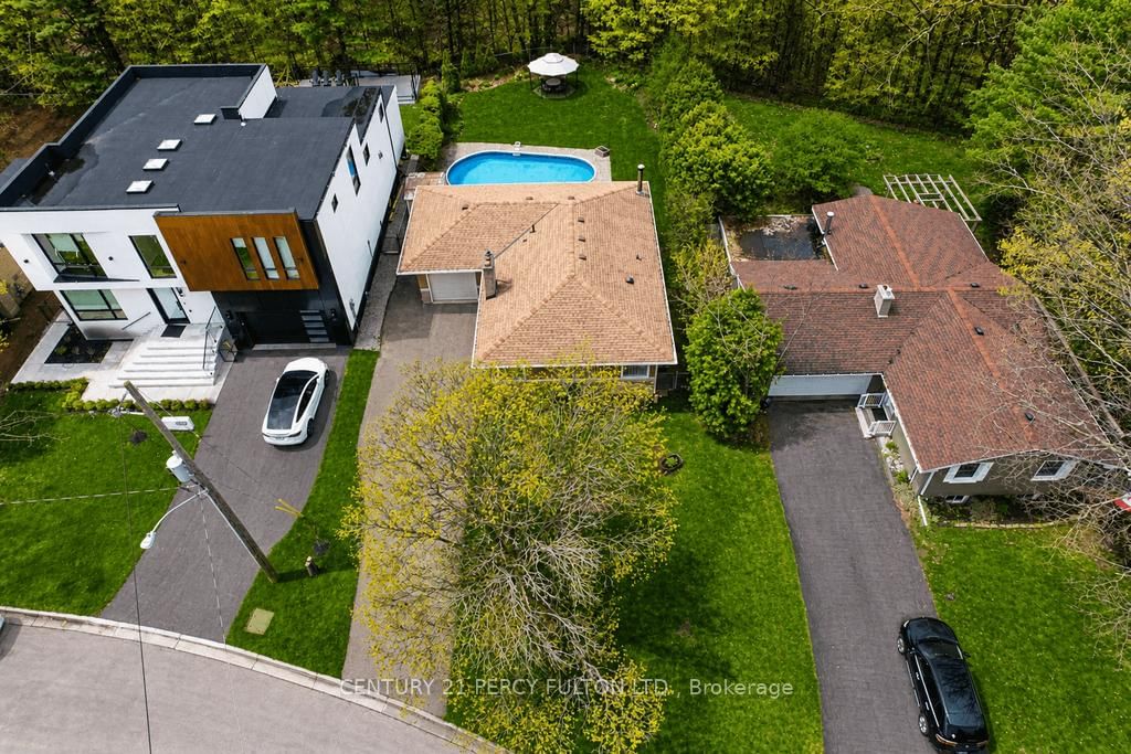1386 Forest Glade Road • Oakville, ON photo 11