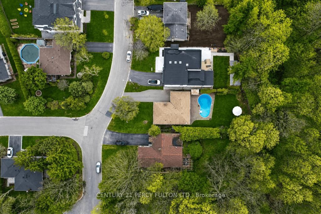 1386 Forest Glade Road • Oakville, ON photo 13