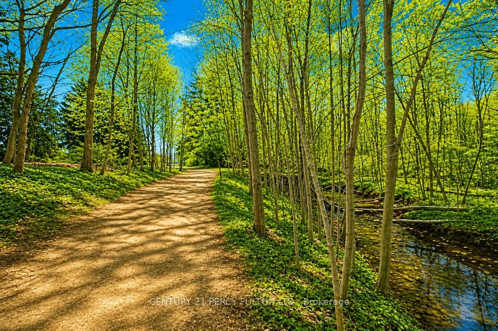 1386 Forest Glade Road • Oakville, ON photo 16