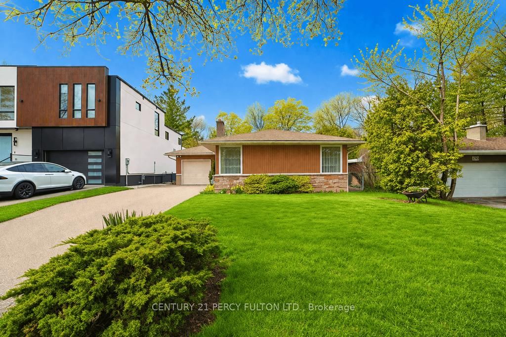 1386 Forest Glade Road • Oakville, ON photo 2