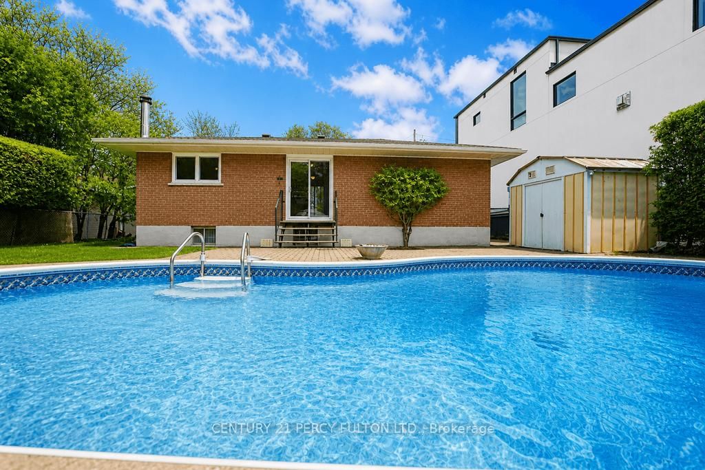 1386 Forest Glade Road • Oakville, ON photo 6