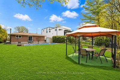 1386 Forest Glade Road • Oakville, ON photo 9