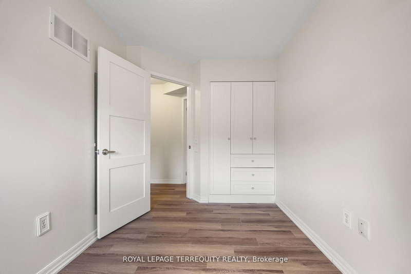 760 Lawrence Toronto,ON M6A 3E7 — Photo 11