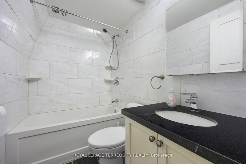 760 Lawrence Toronto,ON M6A 3E7 — Photo 15