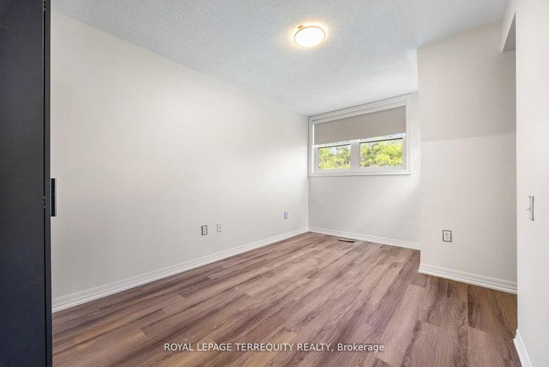 760 Lawrence Toronto,ON M6A 3E7 — Photo 8