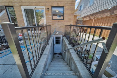 22 Clayborne Avenue • Brampton, ON photo 6