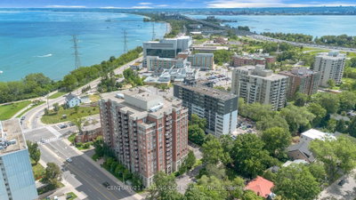 442 Maple Ave Avenue • #403 • Burlington, ON photo 2