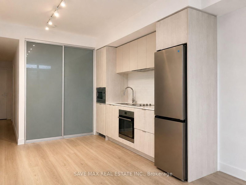 1410 - 86 Dundas Street E
