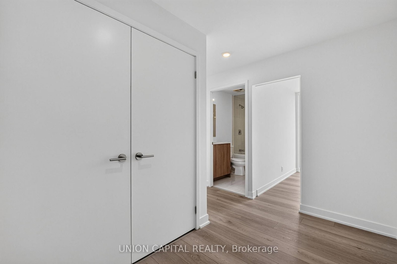 1660 Bloor Street W • #910 • Toronto, ON photo 3