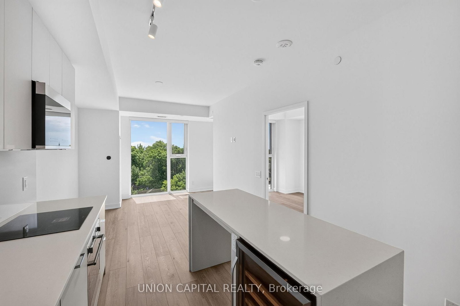 1660 Bloor Street W • #910 • Toronto, ON photo 9