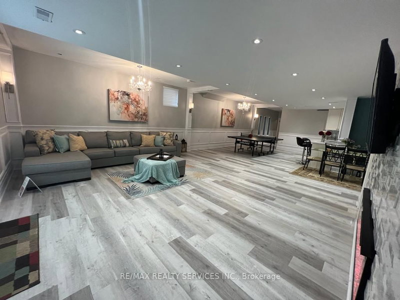 Bsmt - 20 Malaspina Close