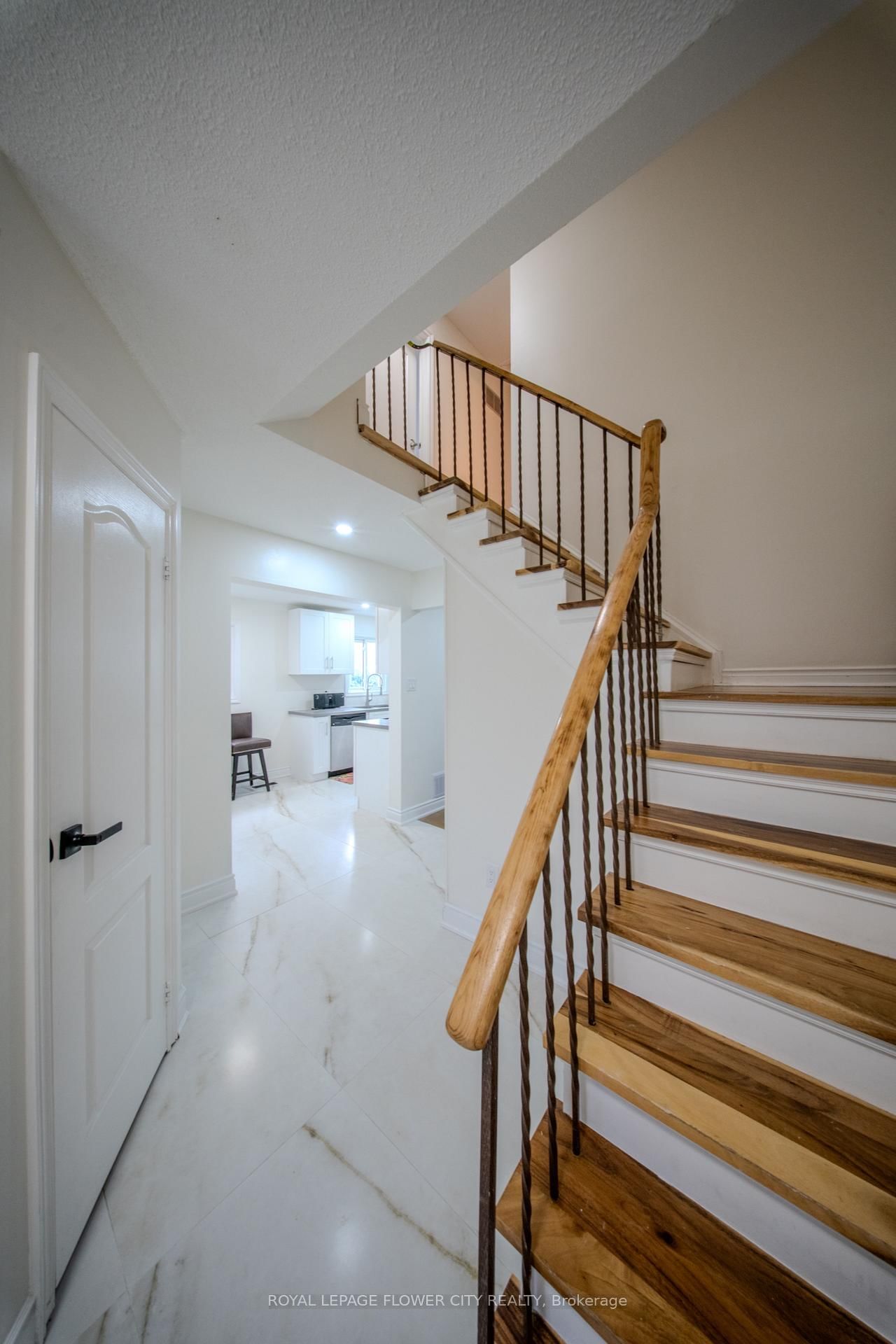 6 Crenshaw Crescent • Brampton, ON photo 6