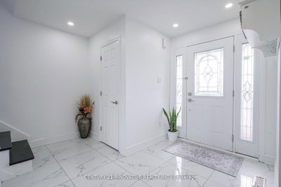 13 Dorset Drive • Brampton, ON photo 4