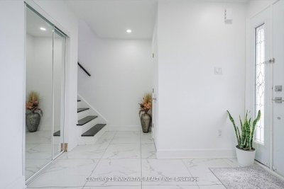 13 Dorset Drive • Brampton, ON photo 5