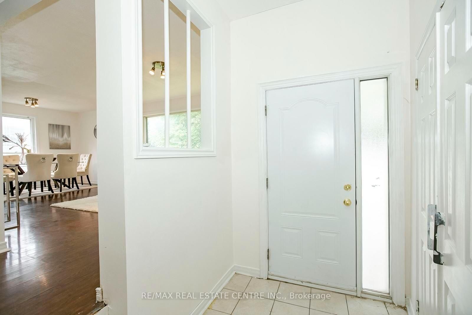 16 McLaughlin Road N • Brampton, ON photo 6