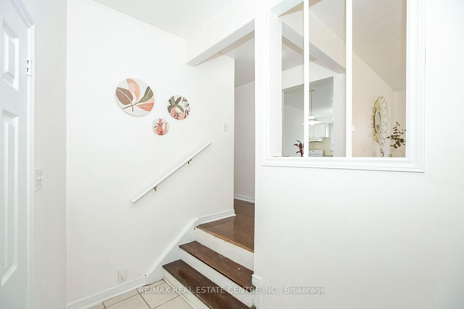 16 McLaughlin Road N • Brampton, ON photo 7