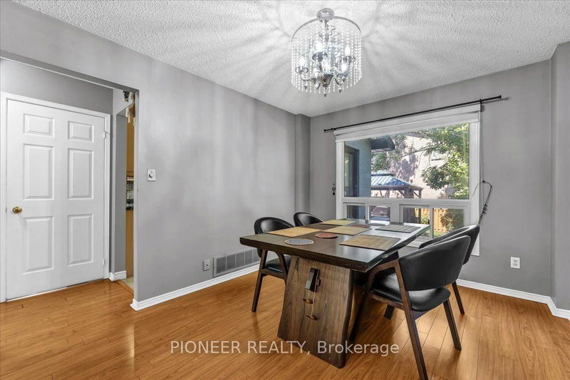 6452 Eastridge Mississauga,ON L5N 4K8 — Photo 12