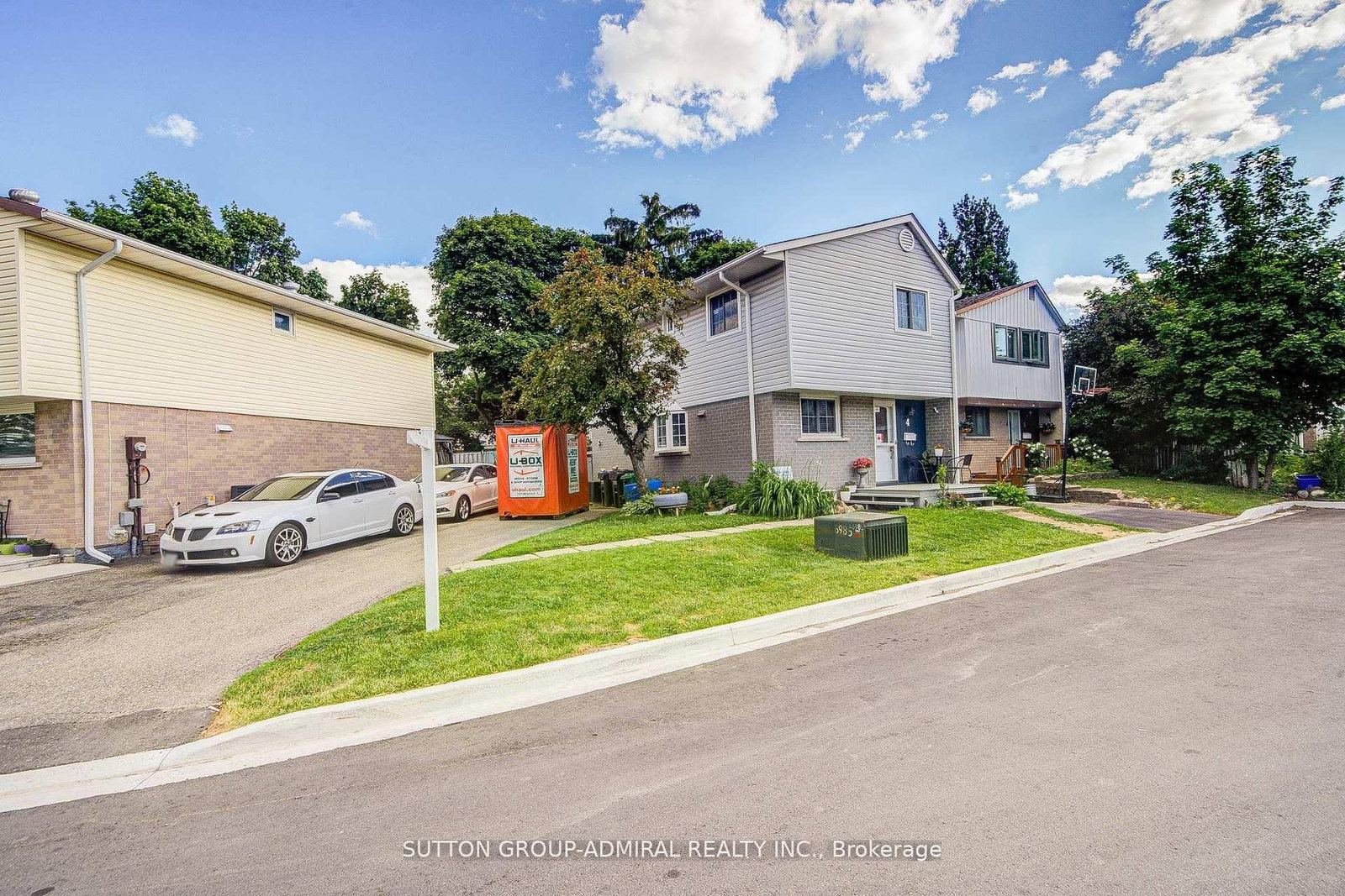4 Hilda Court • Brampton, ON photo 2