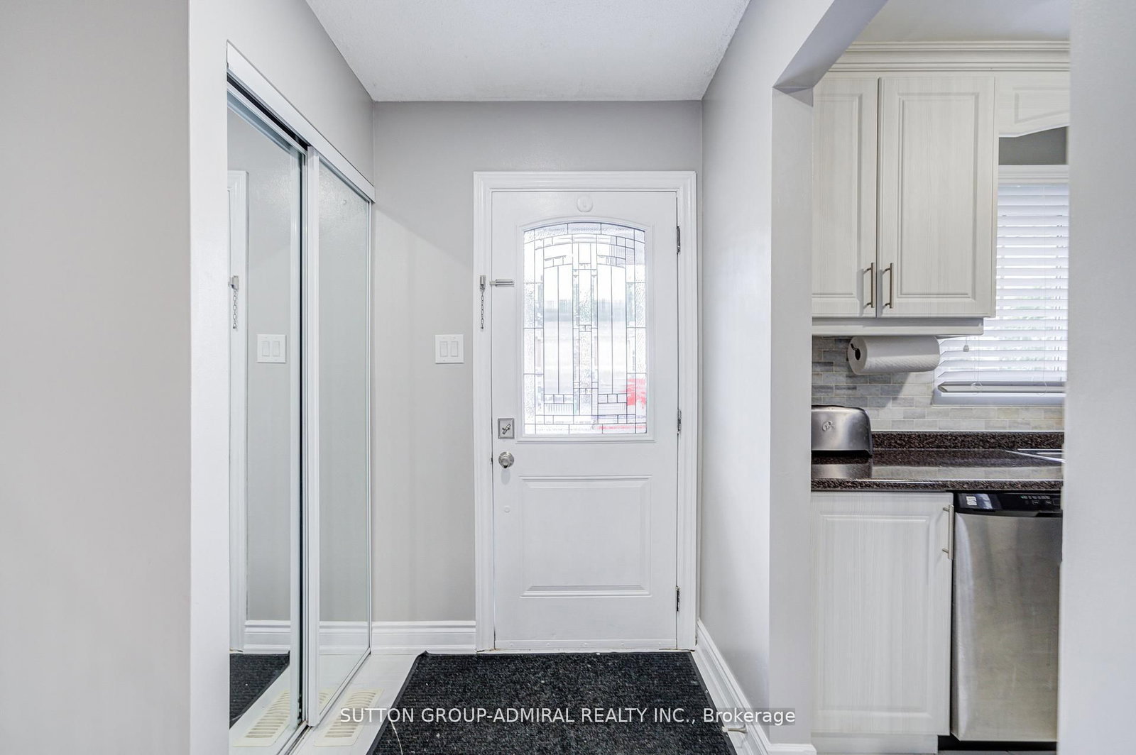 4 Hilda Court • Brampton, ON photo 8
