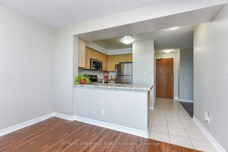 4879 Kimbermount Mississauga,ON L5M 7R8 — Photo 10