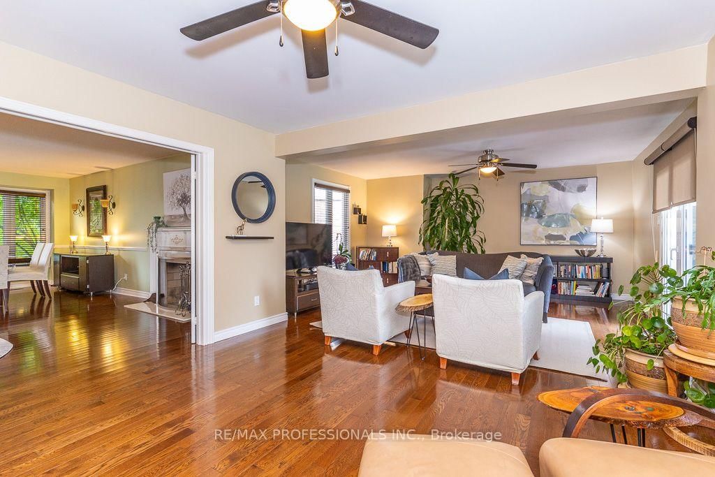 2604 Barrisdale Court • Mississauga, ON photo 12
