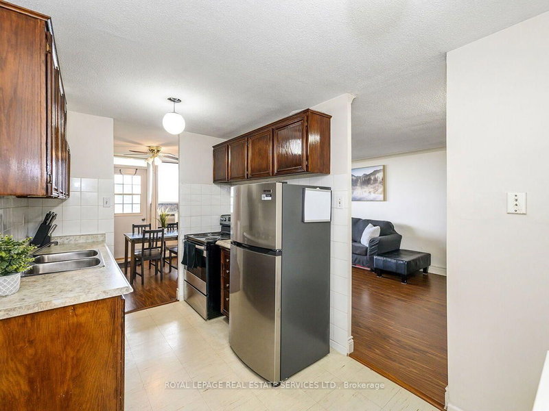 3120 Kirwin Mississauga,ON L5A 3R2 — Photo 14