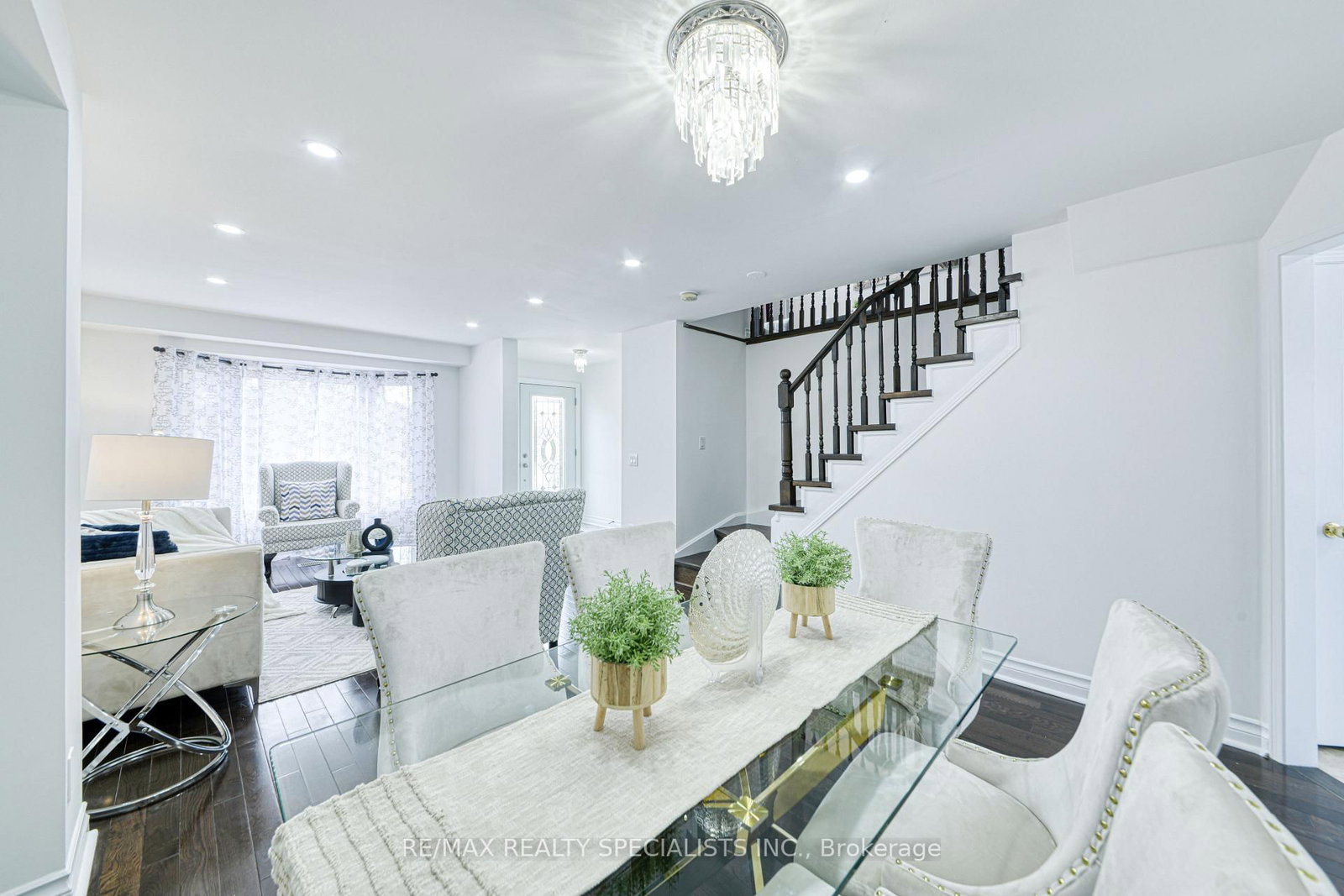 35 Softneedle Avenue • Brampton, ON photo 4