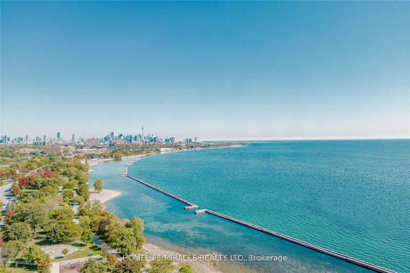 1928 Lakeshore Boulevard W