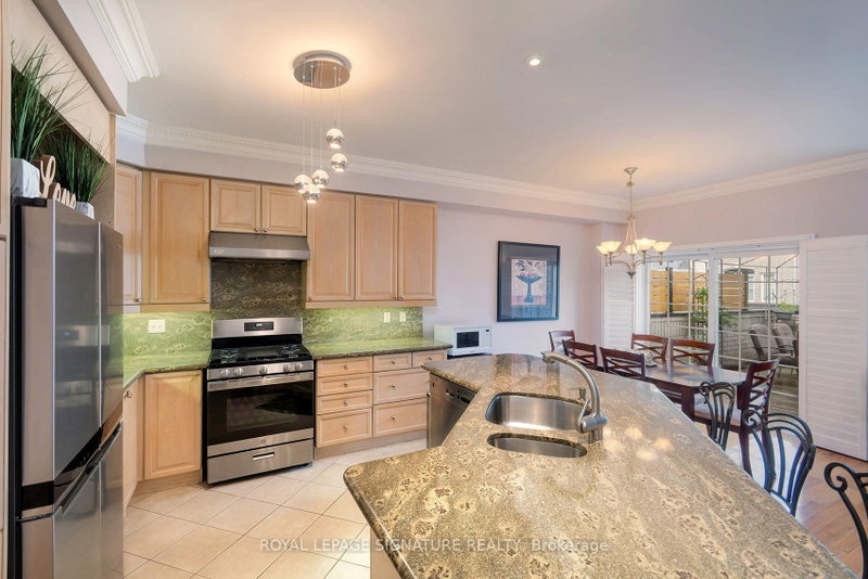 469 Bristol Road W