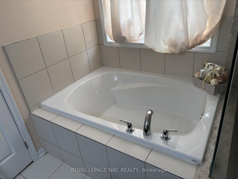 28 Dulverton Brampton,ON L7A 0P3 — Photo 16