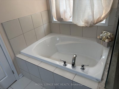 28 Dulverton Brampton,ON L7A 0P3 — Photo 16