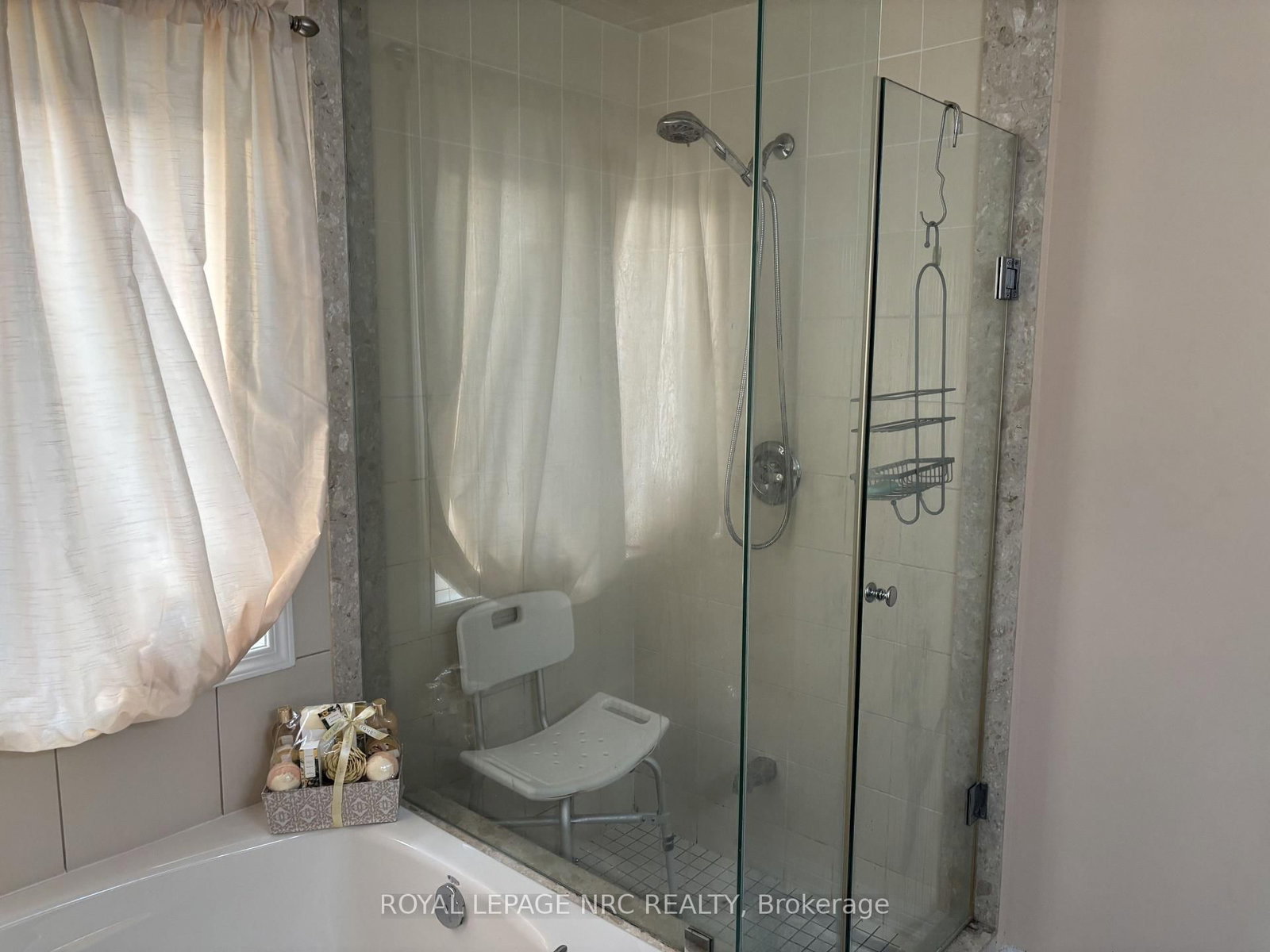 28 Dulverton Brampton,ON L7A 0P3 — Photo 17