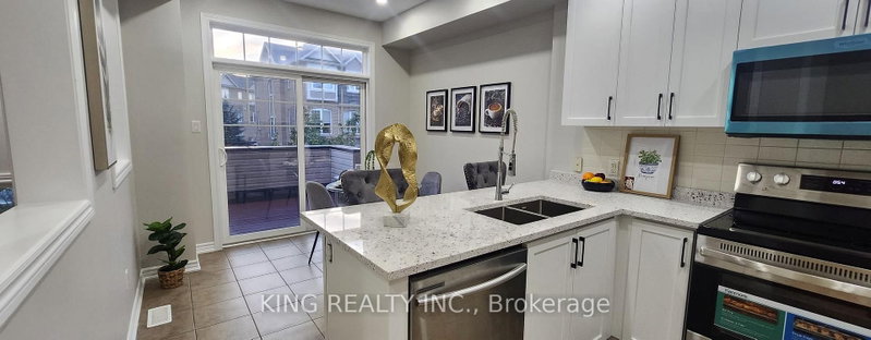 86 Magdalene Crescent S