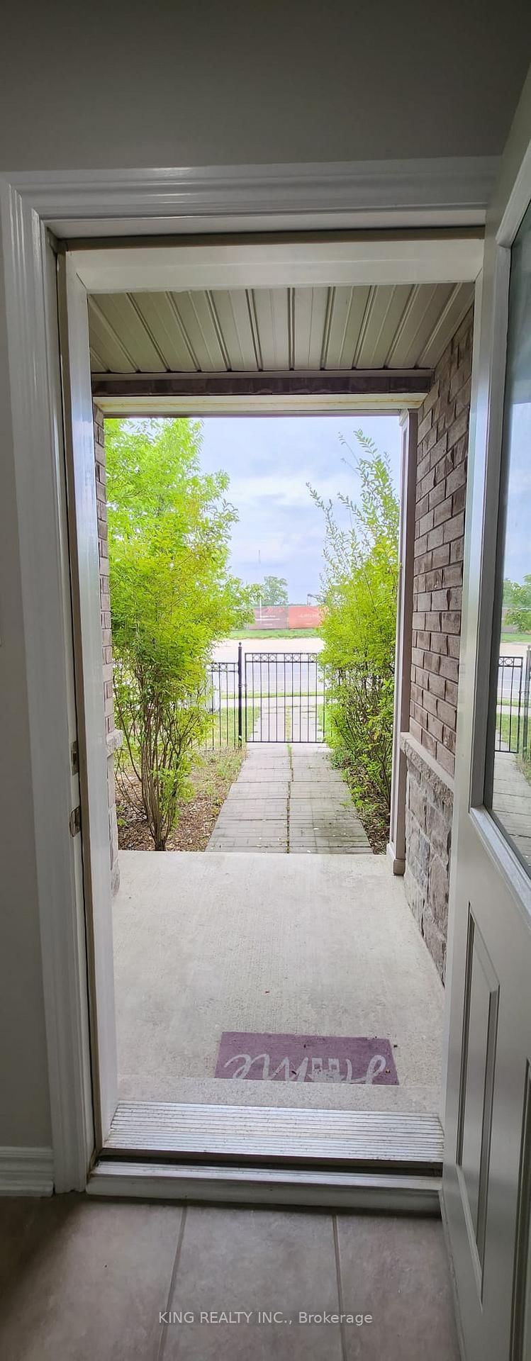 86 Magdalene Crescent S