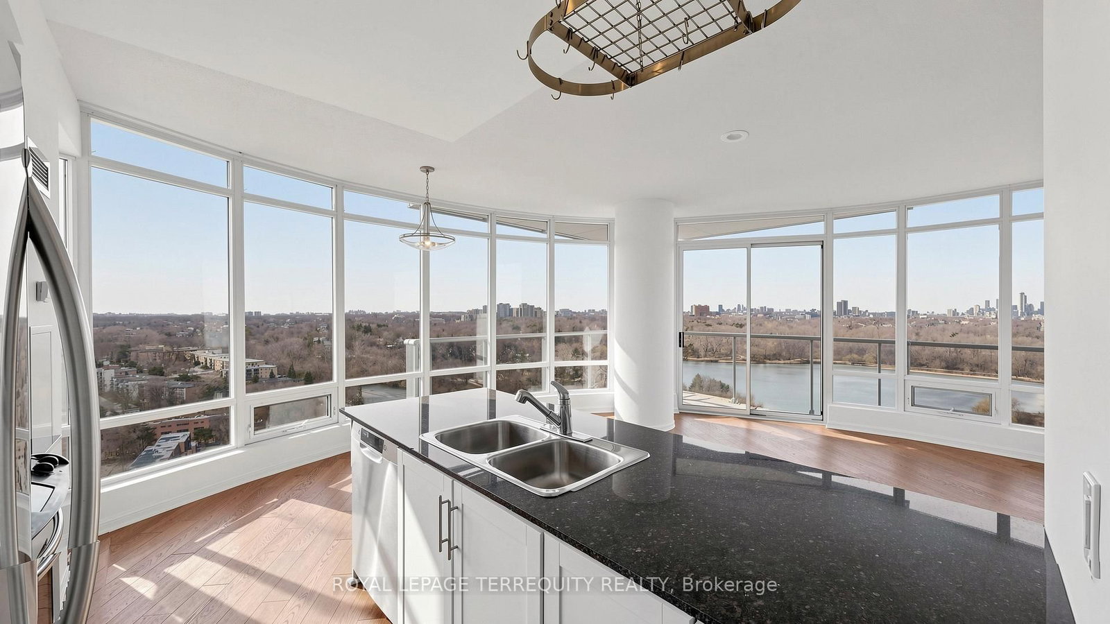 15 Windermere Avenue • #2205 • Toronto, ON photo 5