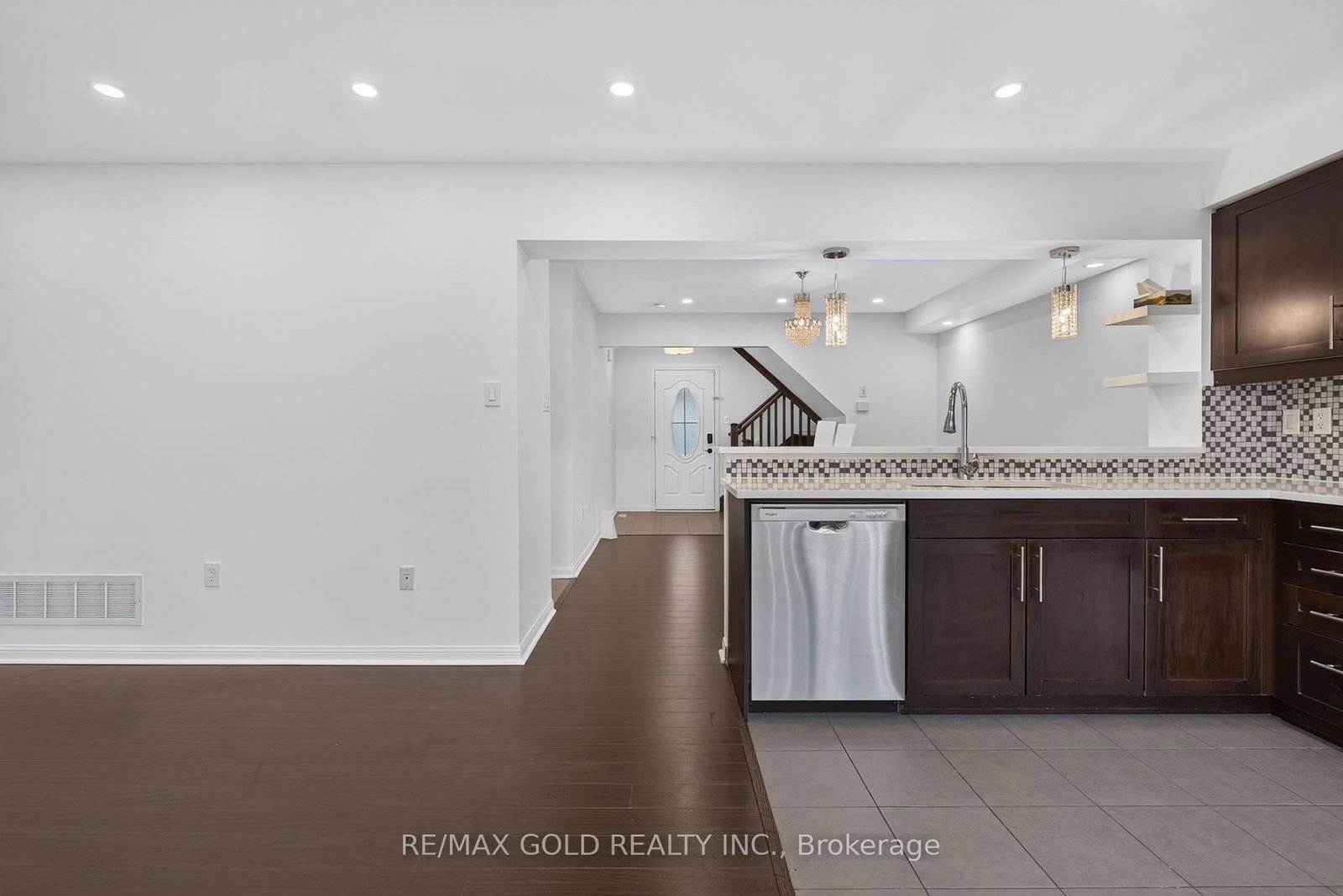 443 Cavanagh Lane • Milton, ON photo 18