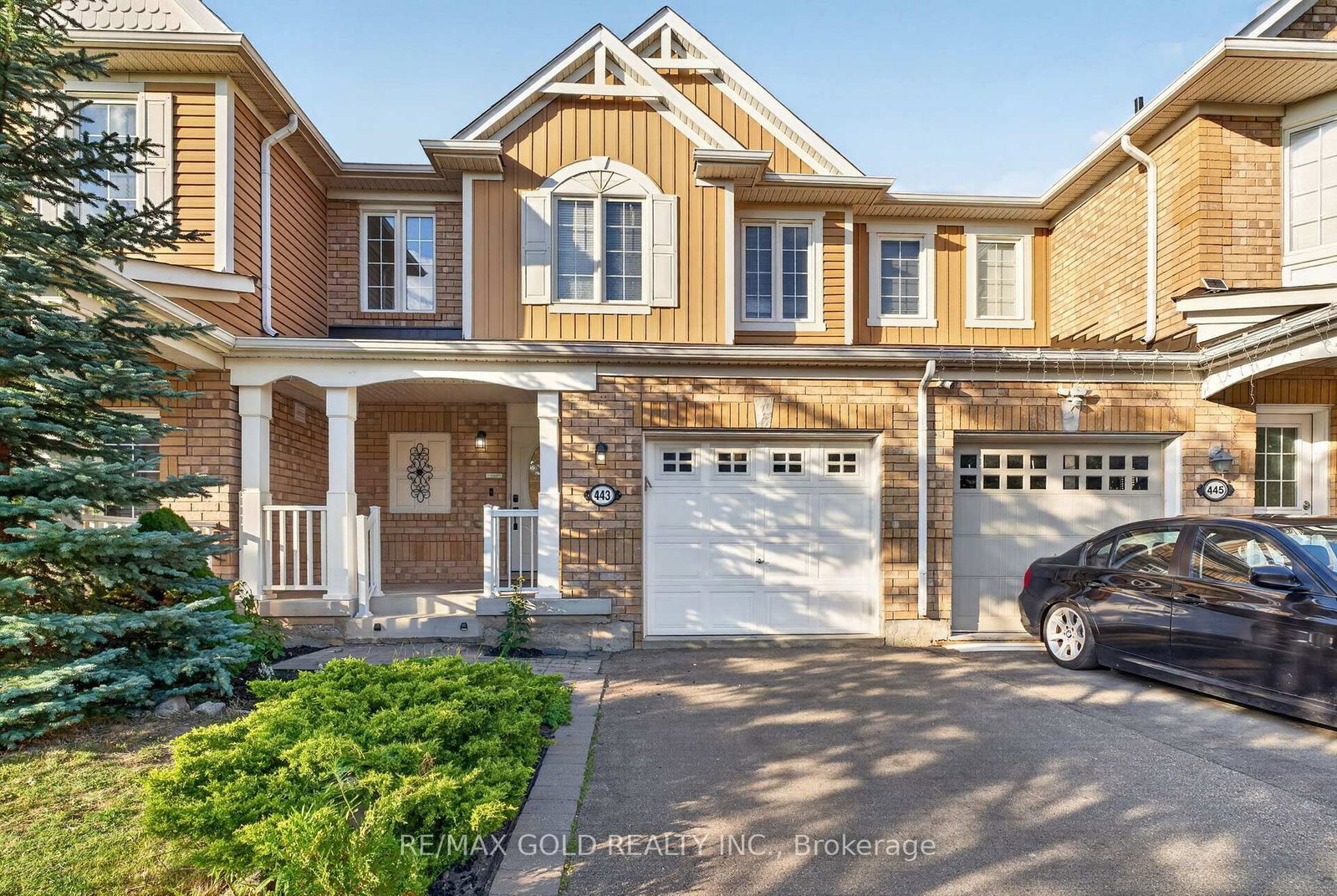 443 Cavanagh Lane • Milton, ON photo 2