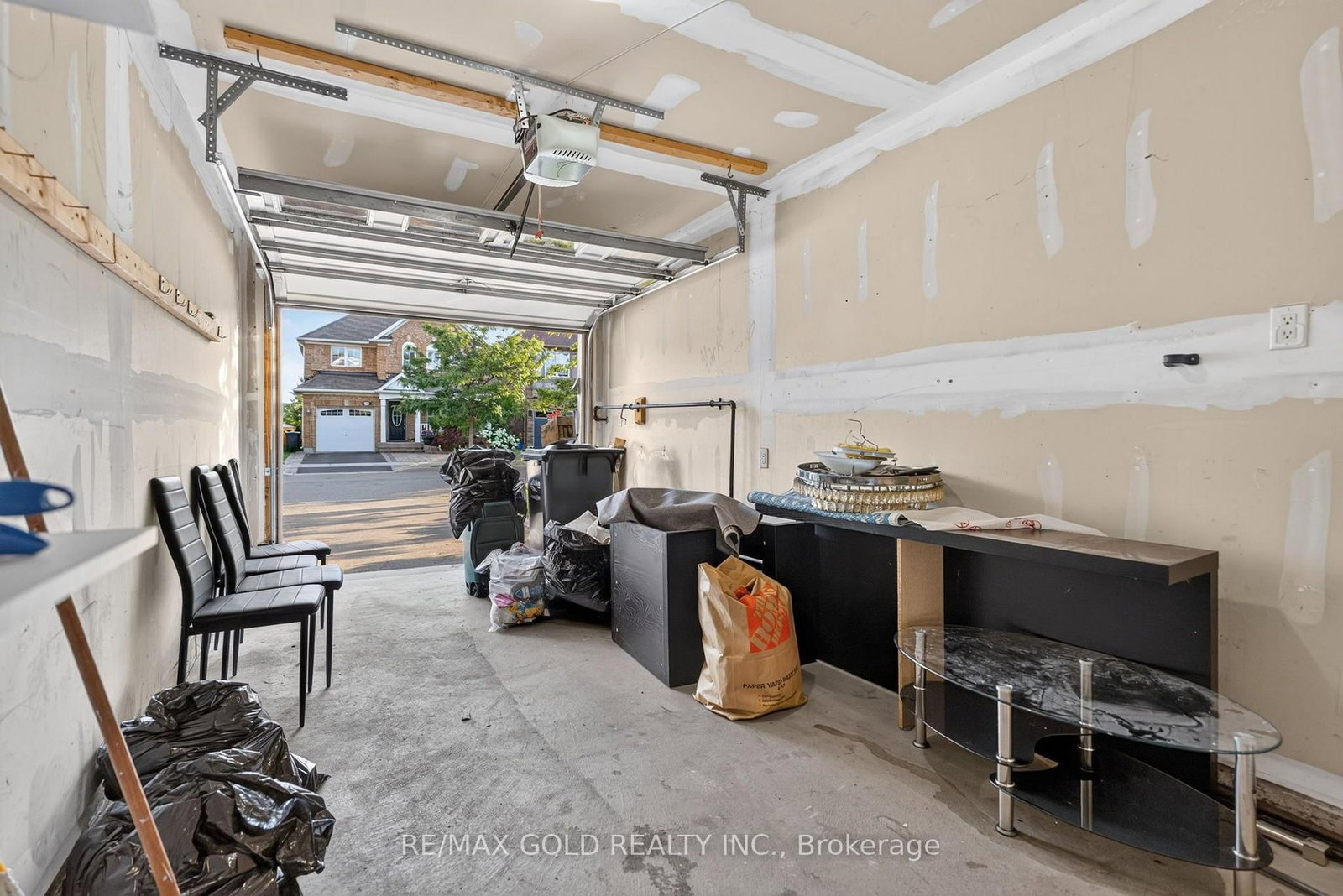 443 Cavanagh Lane • Milton, ON photo 42