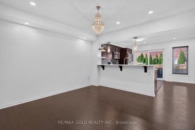 443 Cavanagh Lane • Milton, ON photo 7