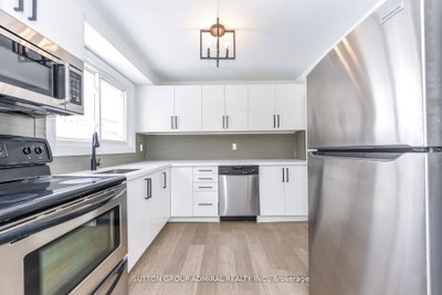 4 Hardcastle Court • Brampton, ON photo 5