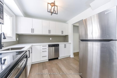 4 Hardcastle Court • Brampton, ON photo 6