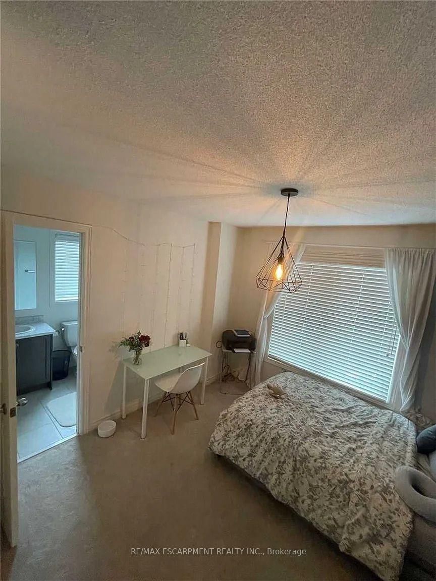 3930 Tufgar Crescent • Burlington, ON photo 13