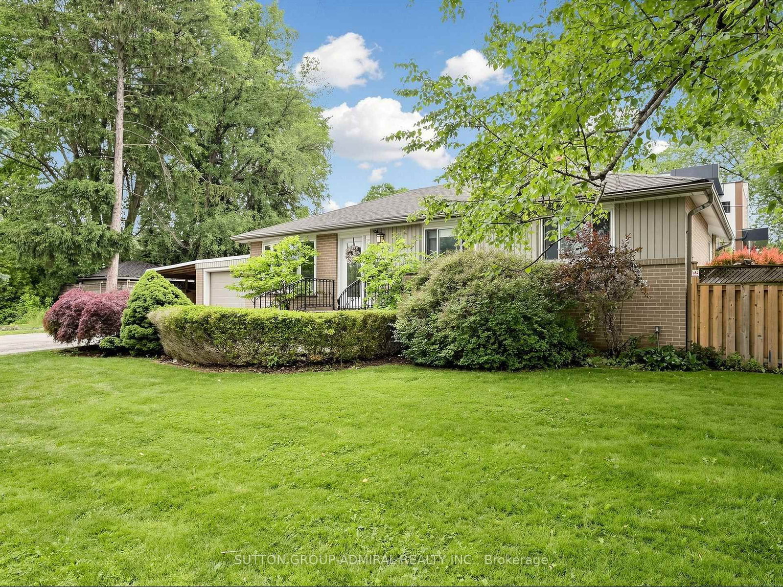 1864 Hindhead Road • Mississauga, ON photo 2