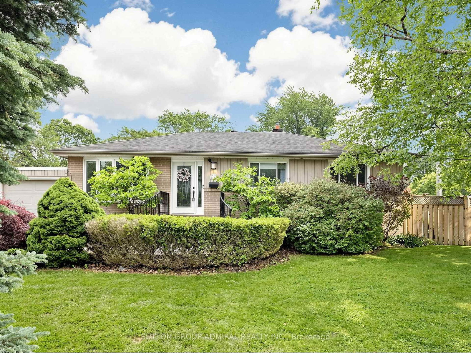 1864 Hindhead Road • Mississauga, ON photo 3
