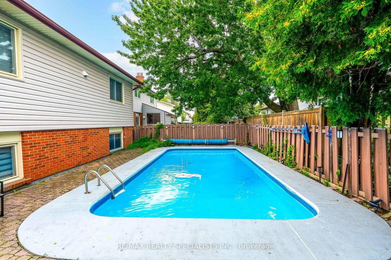 29 Blackthorn Brampton,ON L6V 3K7 — Photo 36
